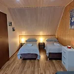 Pod Modrzewiem * Powidz (Slupca)