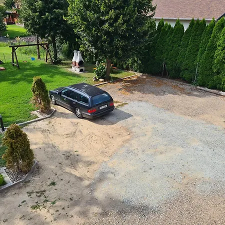 Pod Modrzewiem 아파트